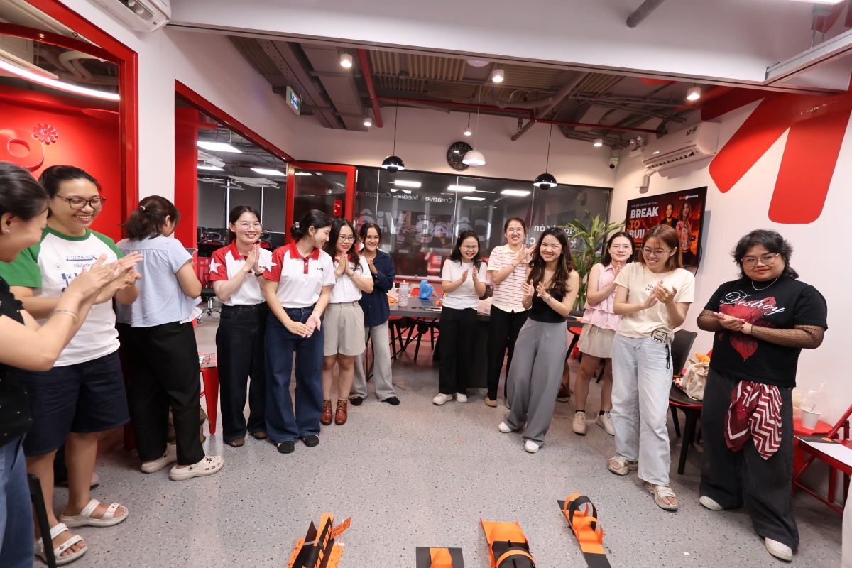 Break to Build - hình ảnh lớp học 3
