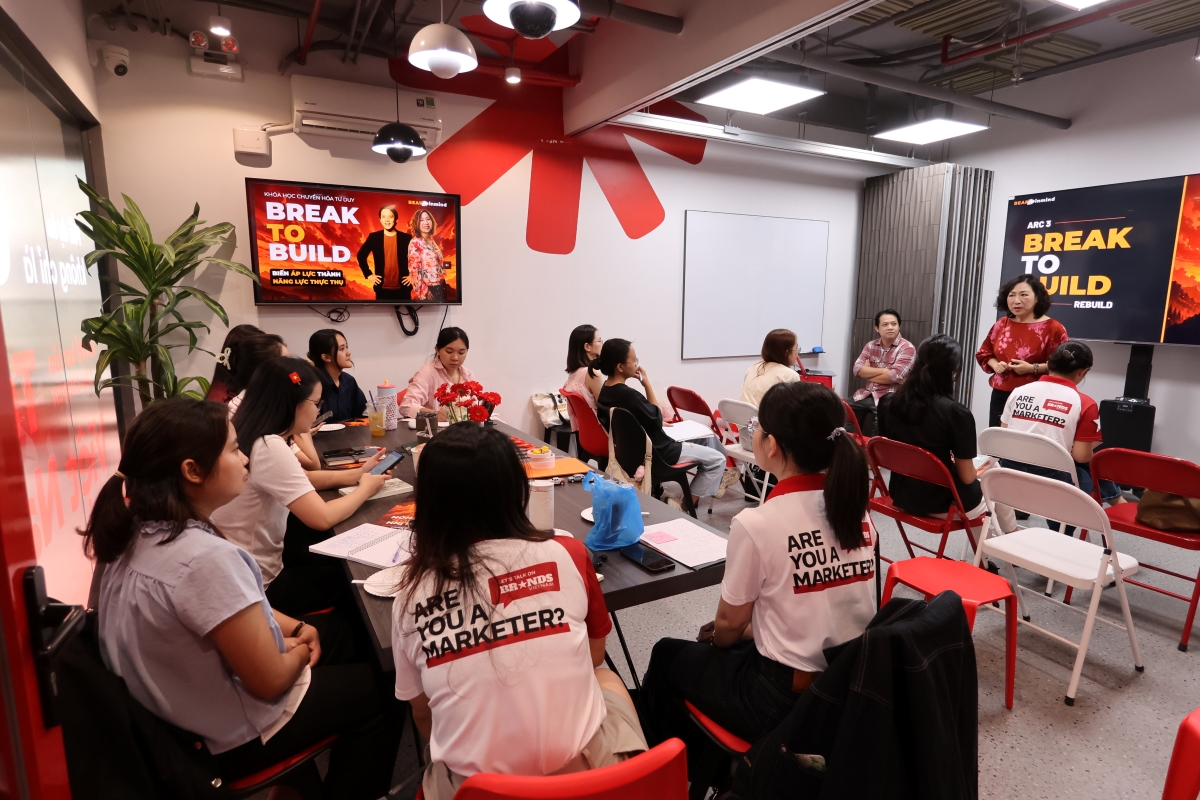 Break to Build - hình ảnh lớp học 4