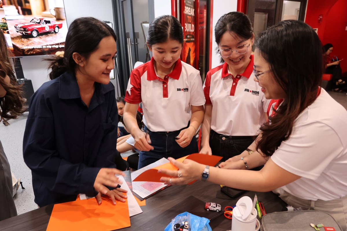 Break to Build - hình ảnh lớp học 5